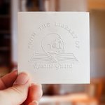 Cráneo y flor góticos personalizados de la biblioteca del libro de la mano Embosser Estampilla fijada con el nombre Regalo del cumpleaños para el amante del libro