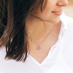 Henkilökohtainen Monogrammi kaulakoru 1-3 Initials Tiny Letter Korut Syntymäpäivä Äitienpäivä Ystävänpäivä Lahja hänelle