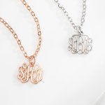 Henkilökohtainen Monogrammi kaulakoru 1-3 Initials Tiny Letter Korut Syntymäpäivä Äitienpäivä Ystävänpäivä Lahja hänelle
