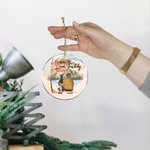 Personalisierte Leben ist besser mit Pelz Baby Runde Acryl hängenden Ornament mit roten Ahornblättern Hintergrund Weihnachten Geburtstag Geschenk für 