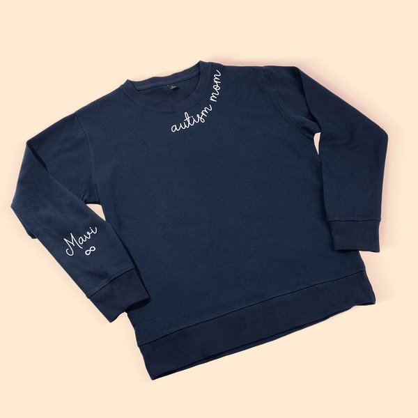 Personalisierte Autismus Mom T-shirt Sweatshirt mit Kind Name und und Puzzle Infinity Ribbon Symbol Muttertag Geburtstag Geschenk für Mutter Freund