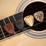Gepersonaliseerde Houten Gitaarstokjes Magnetische Opbergdoos Set met Gegraveerde Tekst en Symbool Verjaardagsgeschenk voor Muzikant Gitaarspeler