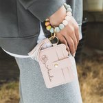 Porte-Cartes Personnalisé avec Fleur de Naissance et Nom Porte-Carte en Cuir avec Bracelet en Perles Cadeau Fête des Mères pour Femme