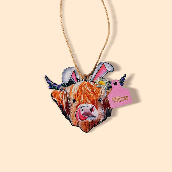 Cestino di mucca Highland personalizzato con orecchie da coniglio e targhetta in legno con nome Regalo di compleanno e di Pasqua per gli amanti delle mucche Highland