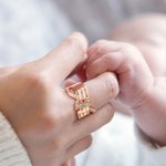Personlig Ribbon Knot Ring med 1-8 födelsestenar och graverade namn Zirkon Familjesmycken Mors dag Födelsedagspresent till mamma mormor
