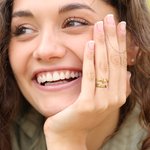 Anello aperto con nome arabo personalizzato e pietra di nascita Regalo di compleanno islamico per le donne
