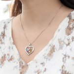 Collier en Cœur Personnalisé avec 1-8 Prénoms Gravés et Pierres de Naissance Collier d'Argent pour Maman Cadeau Anniversaire Fête des Mères