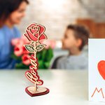 Personalisierte 3D Standable hölzerne Rose Herz Basis mit eingraviertem Text Schreibtisch Dekoration Muttertag Geschenk für Mama