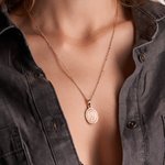 Gepersonaliseerde gegraveerde tand Patroon ketting met tekst afstuderen verjaardag Gift voor tandarts tandheelkundige student mondhygiënist