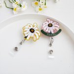 Personalized Funny Glitter Withered Daisy Acrylic Badge Reel Birthday Nurse Week Gift for Nurse Doctor Medical Staff