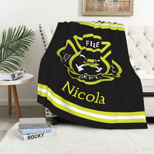 Coperta personalizzata dei vigili del fuoco con nome e linea gialla sottile, regalo di compleanno in morbido pile per i vigili del fuoco.