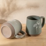 Tasse en Grès Personnalisée avec Nom et Fleur de Naissance Mug de Style Rétro pour Pendaison de Crémaillère Fête des Mères Cadeau pour Famille Ami