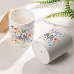 Maceta de cerámica con nombre y base de bambú Flores de acuarela personalizadas con efecto 3D Mano en mano Regalo del Día de la Madre para mamá Abuela