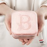 Henkilökohtainen Syntymä Kukka Kannettava Matkailu Kaiverrettu Velvet Korut laatikko Initial Syntymäpäivä Äitienpäivä lahja hänelle