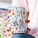 Personalisierte Mama und Kinder Hand In Hand Aquarell floralen 12oz Wein Becher mit Namen Muttertag Geschenk für Mama Oma