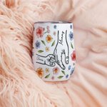 Personalisierte Mama und Kinder Hand In Hand Aquarell floralen 12oz Wein Becher mit Namen Muttertag Geschenk für Mama Oma