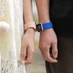Pulsera de silicona personalizada Infinity con el nombre de la pareja Día de San Valentín Aniversario Regalo para Apple Samsung