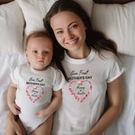 T-shirt personnalisé Notre première fête des mères avec fleurs en forme de coeur Onesie pour bébé avec nom Cadeau pour nouvelle maman bébé