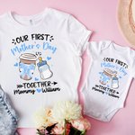Gepersonaliseerd Coquette Strik Babyflesje en Koffie Kopje 100% Katoenen T-Shirt Baby Rompertje met Namen Onze Eerste Moederdag Cadeau voor Mama Baby