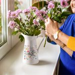 Henkilökohtainen Käsi kädessä vesivärikukka Keraaminen maljakko 1-9 lapsen nimillä Home Decor Äitienpäivälahja äidille isoäidille