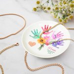 Piatto portagioie in ceramica con impronte floreali personalizzate con 1-8 nomi Regalo di compleanno per la festa della mamma
