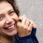 Anello personalizzato in metallo con iniziali impilate e testo inciso regalo di fidanzamento festa del papà per amico e famiglia