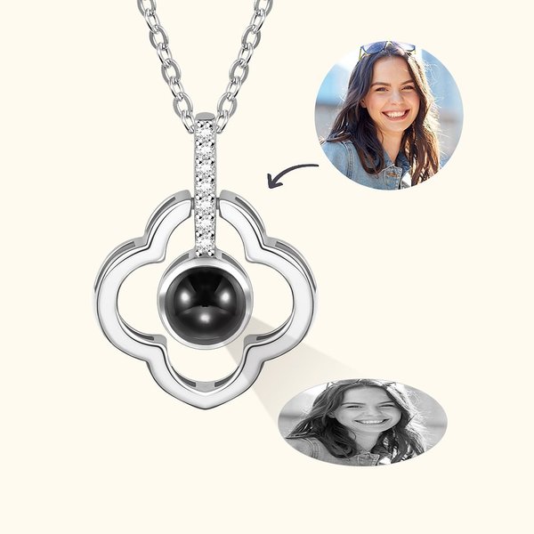 Collar personalizado de plata de ley con trébol de cuatro hojas y foto de proyección Te quiero en 100 idiomas Regalo de aniversario para el Día de la 