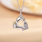 Collier Pied avec Prénom Personnalisé Pendentif avec Pierres de Naissance Cadeau de Fête des Mères Pour Maman