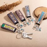 Personalisierter Western Stil Leder-Schlüsselanhänger mit Namen und Türkis Perle Retro Geschenk für Cowboy & Cowgirl