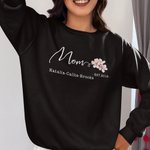 Gepersonaliseerd Multicolor Geboortebloem T-shirt Sweatshirt met Namen en Jaar Moederdag Cadeau voor Mama Oma