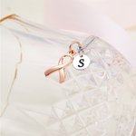 Personligt Sterling Silver Bröstcancer Medvetenhet Halsband med Rosa Band och Initial Charm Cancer Fighter Survivor Present till Kvinna