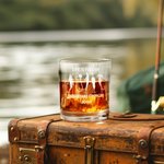 La vida está llena de decisiones importantes Vaso de whisky de pesca personalizado de 10oz con nombre Divertido regalo de cumpleaños Día del Padre par