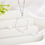 Personligt halsband med cirkel och flera namn Födelsedags- och jubileumsgåva till bestiefamilj