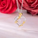 Collana personalizzata con ciondolo a cuore con iniziali in rosa e zircone regalo di compleanno per festa della mamma per lei