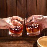 Gepersonaliseerd Modern Minimalistisch 10oz Whiskeyglas met Titel en 1-12 Namen Verjaardag Vaderdag Geschenk voor Papa Opa