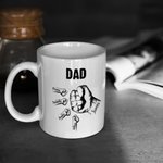 Taza de cerámica personalizada Fist Bump Daddy Team 11oz con título y 1-16 nombres Día del Padre Regalo de cumpleaños para papá Abuelo