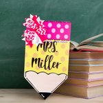 Personalised Wooden Teacher Pencil Sign Name Plaque with Bow and Rope School Classroom Wall Door Hanger Teachers’ Day Gift for Teacher