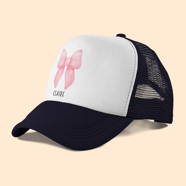 Personlig Trendy Pink Coquette Bow Trucker Hat Mesh Baseball Cap med Justerbar Snapback och Namn Födelsedag Sport Sommargåva för Kvinnor Flickor