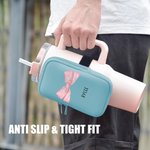 Personalizado Rosa Coquette Bow Nombre Impermeable Botella de Agua Bolsa con Hebilla Ajustable para la Copa Stanley Accesorios Cumpleaños Regalo para 