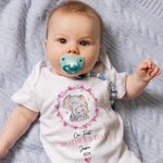 Personalisierte Kranz Elefant unsere erste Muttertag 100% Baumwolle Baby Strampler und T-Shirt mit Namen Muttertag Geburtstag Geschenk für Kind Mama