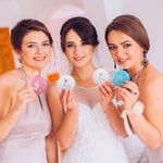 Flasque Ronde Pailletée Personnalisée avec Nom et Fleur Colorée Flacon avec Couvercle en Strass Cadeau Anniversaire Mariage pour Femme