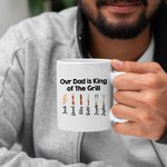 Gepersonaliseerde King of The Grill BBQ Thema 11oz Keramische Mok met 1-12 Namen Grappig Vaderdag Verjaardagscadeau voor Papa Opa