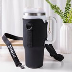 Gepersonaliseerde waterfles draagtas voor 40oz Stanley Tumbler met geborduurde naam en letter hanger reis accessoires verjaardagscadeau voor haar