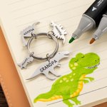 Porte-clés Dinosaure Personnalisé avec 1-10 Noms Gravés sur Breloques Cadeau de Fête des Pères pour Papa Grand-père