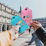 Personalisierte Multicolor Cartoon Frauen Mädchen Geburt Blume PU Leder Gepäckanhänger mit Namen Reisezubehör Geburtstag Geschenk für sie