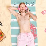 Toalla de playa de rayas clásicas de secado rápido personalizada con el nombre de un caballito de mar, una concha, un ancla, un regalo para la fiesta 