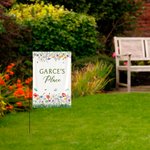 Personalisierte Frühling Blume Schmetterling Garten Flagge mit Text Hof Veranda Dekoration Urlaub Geschenk für Mama Oma Gartenarbeit Liebhaber