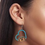 Pendientes personalizados de madera hueca en forma de corazón de fútbol con texto Game Day Team Gift for Women Girls Football Fans