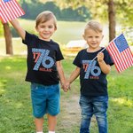 Personlig amerikansk flagga 1776 4 juli 100% bomull Baby Onesie Barn Vuxen T-shirt Matchande Outfit med namn Independence Day Present till familjen