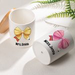 Pot à Plantes en Céramique Personnalisé avec Nom Motif Noeud Papillon Crayon Base en Bambou Cadeau Remerciement Rentrée Scolaire pour Enseignant